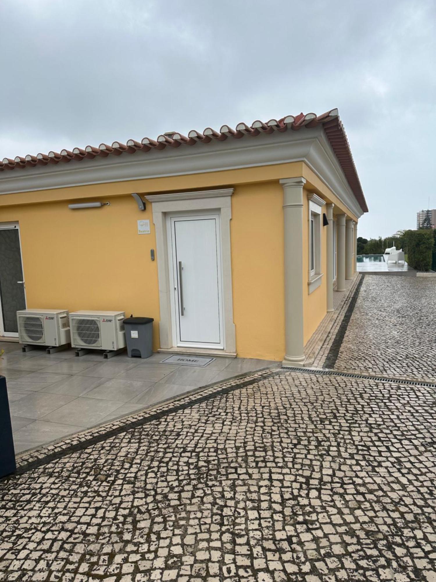 Yellow Sweet Home - Maria E Beatriz Nazaré Exteriér fotografie